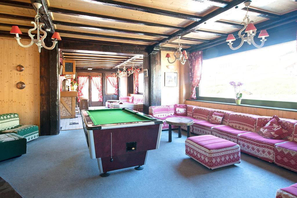 Madame Vacances Hotel Le Christina Alpe d'Huez Eksteriør billede
