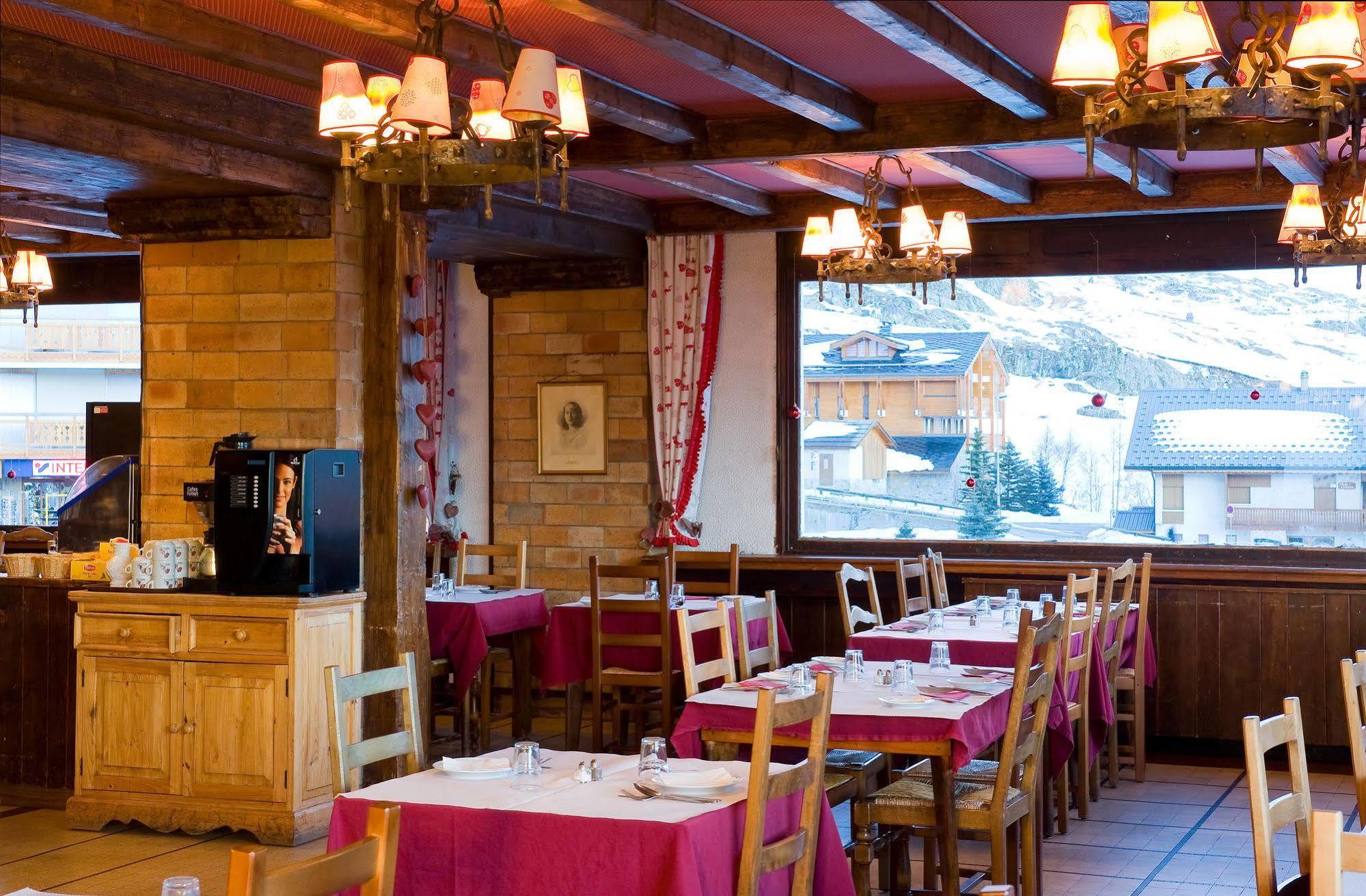 Madame Vacances Hotel Le Christina Alpe d'Huez Eksteriør billede